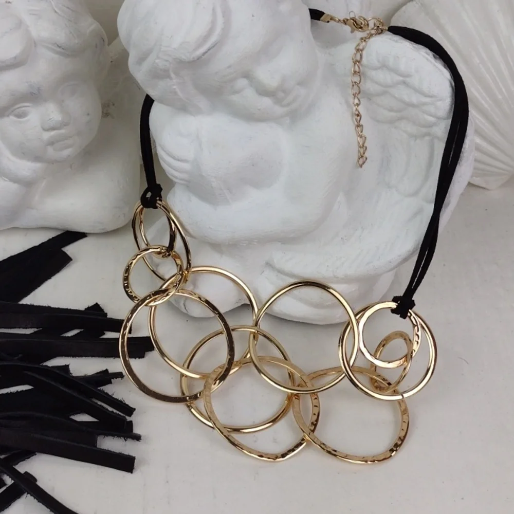Vibrant Gold Multi-Ring Chain Link Double Layer Black Leather Choker Necklace